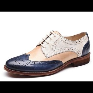 Woman’s Oxford Shoe.